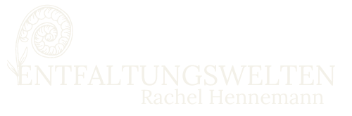 Rachel Hennemann Logo 5